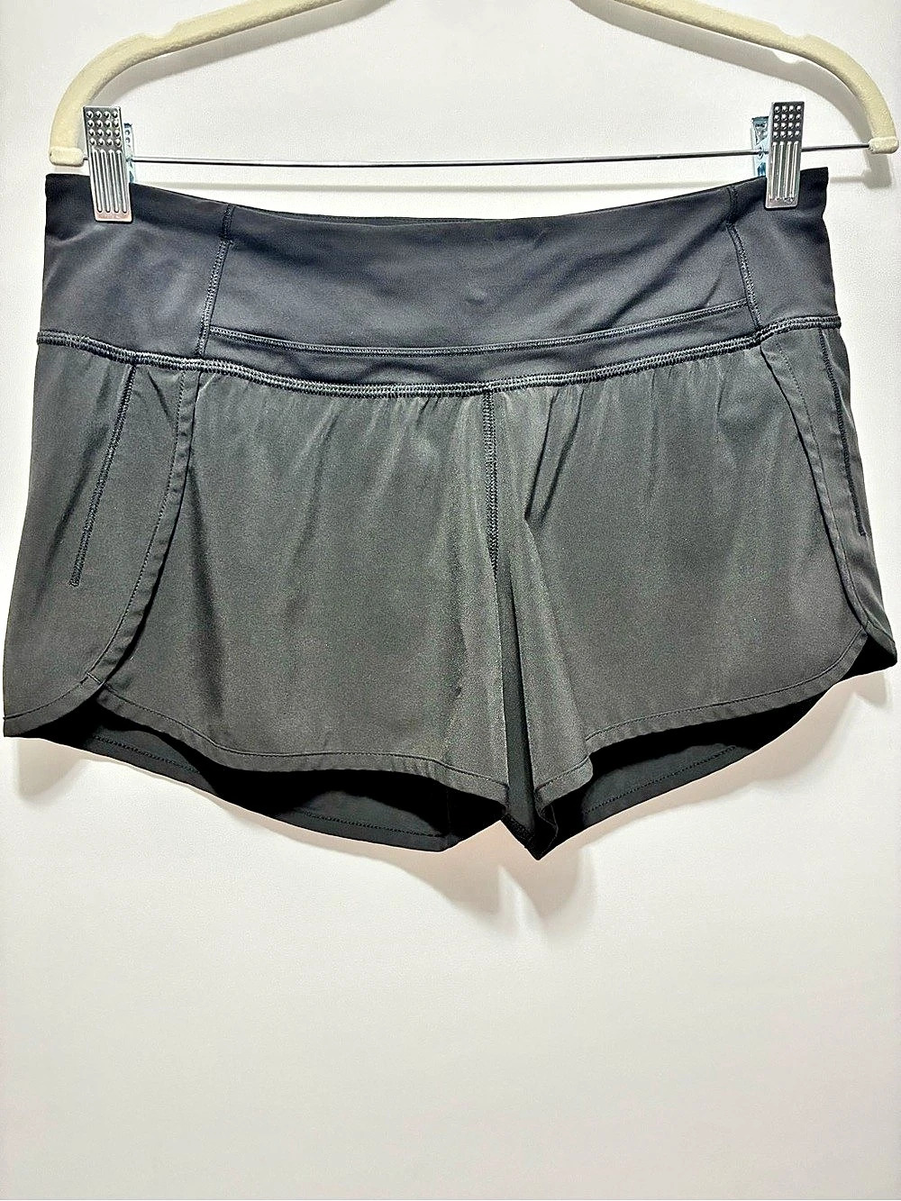 lululemon Women's Athletic Shorts Black Size 6 Like New